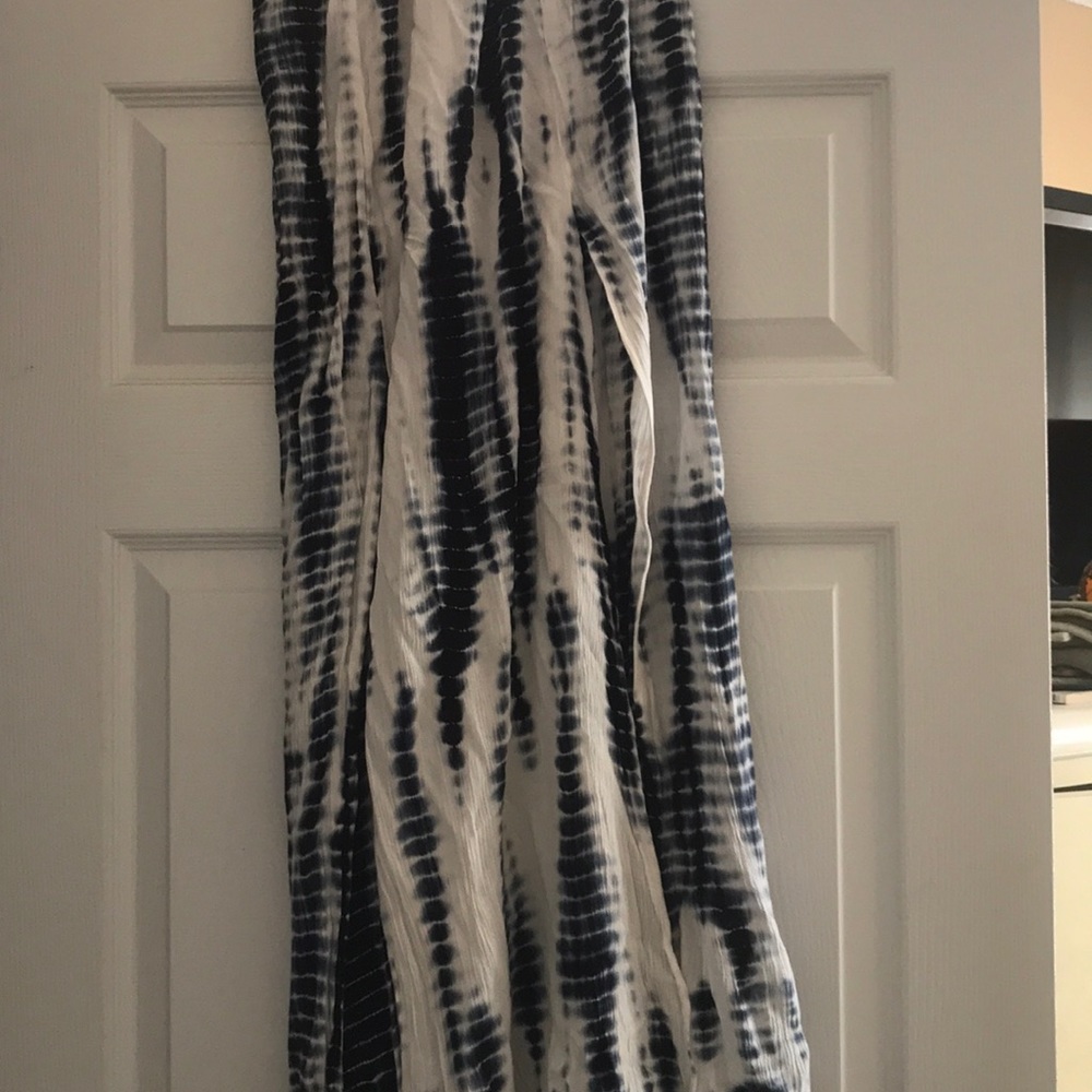 Maxi skirt with spits on both sides